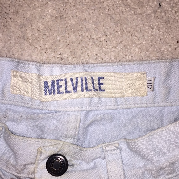 !SOLD! Brandy Melville Jean Shorts - Picture 5 of 8
